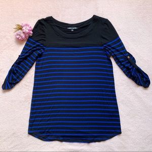 ⬇️ EUC! Cable & Gauge Rolled Sleeve Blue Black Top